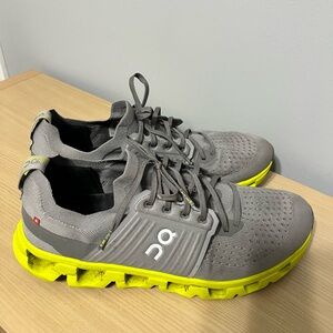 On Cloud Size 12.5 Men's Gray and Yellow Running Shoes